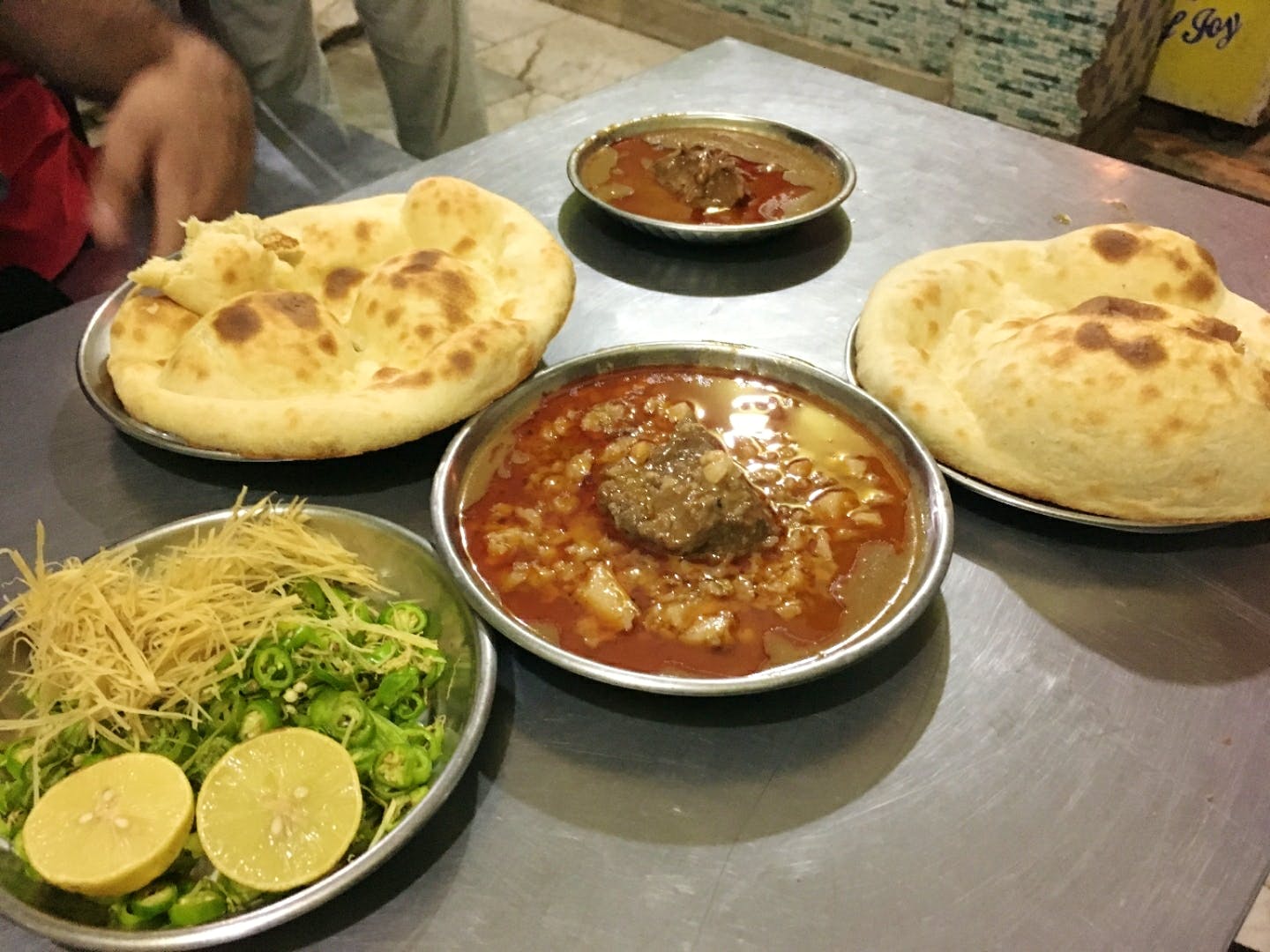 Zakir Nagar is where you’ll get a plate full of deliciousness